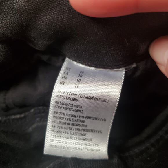 American Eagle Hi-Rise Shortie Lace Embroidery Black Denim Shorts Women's 10 - Picture 8 of 14